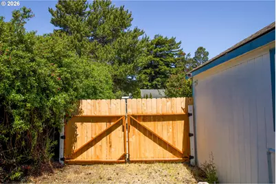 1860 30th St, Florence, OR 97439 - Photo 30