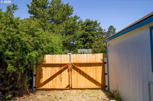1860 30th St, Florence, OR 97439 - Photo 30