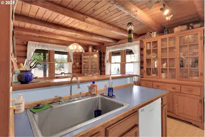 [Address not provided], Scotts Mills, OR 97375 - Photo 12