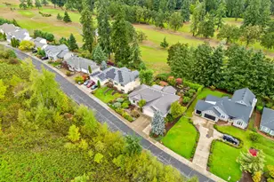 610 Holly Ave, Cottage Grove, OR 97424 - Photo 4