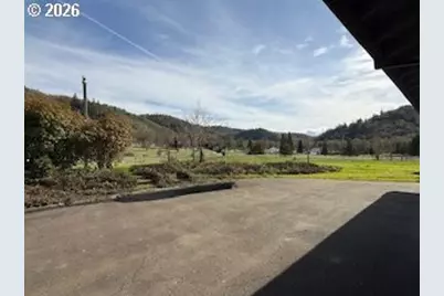 239 Meadowlark Ave, Roseburg, OR 97471 - Photo 32