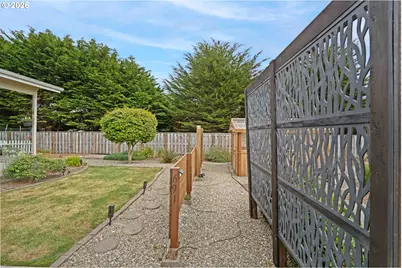 691 Seabird Dr, Bandon, OR 97411 - Photo 20