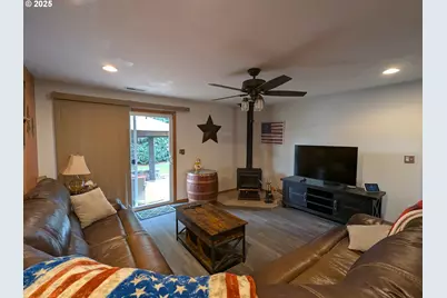 430 N 1st St, Carlton, OR 97111 - Photo 8