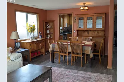 430 N 1st St, Carlton, OR 97111 - Photo 4