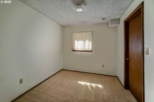 3295 Camellia Dr S, Salem, OR 97302 - Photo 28