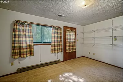 3295 Camellia Dr S, Salem, OR 97302 - Photo 36