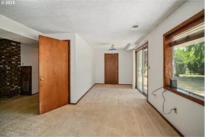 3295 Camellia Dr S, Salem, OR 97302 - Photo 26