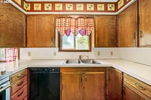 3295 Camellia Dr S, Salem, OR 97302 - Photo 20