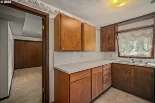 3295 Camellia Dr S, Salem, OR 97302 - Photo 34