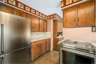 3295 Camellia Dr S, Salem, OR 97302 - Photo 22