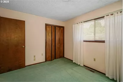 3295 Camellia Dr S, Salem, OR 97302 - Photo 14