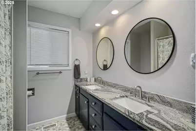 3295 Camellia Dr S, Salem, OR 97302 - Photo 16