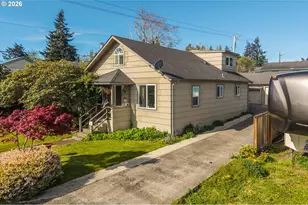 2988 Sheridan Ave, North Bend, OR 97459 - Photo 18