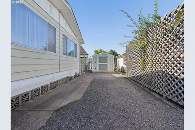22730 Mooney Ave, Aurora, OR 97002 - Photo 4