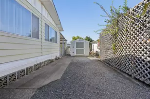 22730 Mooney Ave, Aurora, OR 97002 - Photo 4