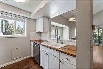 11724 SW Boones Bend Dr, Beaverton, OR 97008 - Photo 6