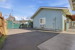 302 67th St, Springfield, OR 97478 - Photo 42