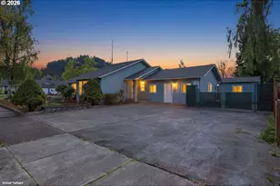 302 67th St, Springfield, OR 97478 - Photo 6