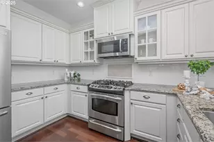 619 SW Foresta Ter, Portland, OR 97225 - Photo 16