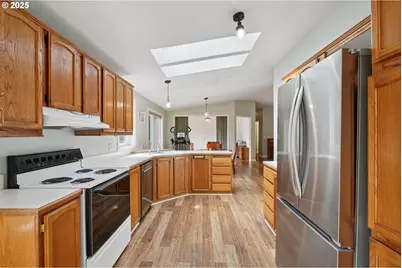 15601 Thayer Rd, Oregon City, OR 97045 - Photo 10