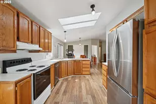 15601 Thayer Rd, Oregon City, OR 97045 - Photo 10