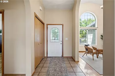 619 Driftwood Dr, Eugene, OR 97402 - Photo 16