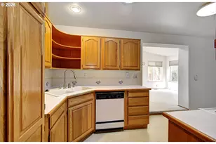 9305 NE 6th St, Vancouver, WA 98664 - Photo 14
