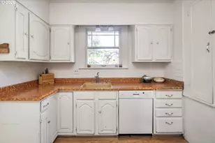 3841 NE 74th Ave, Portland, OR 97213 - Photo 12
