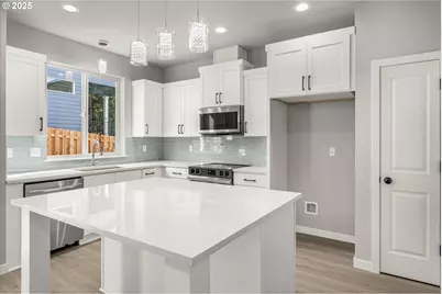 296 NW Mawrcrest Ave, Gresham, OR 97030 - Photo 12