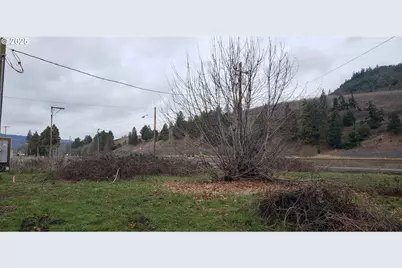 9643 Old Highway 99, Dillard, OR 97432 - Photo 2