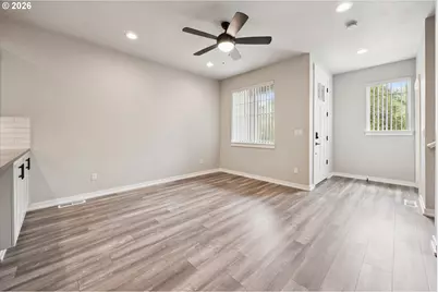 8157 SE Vermont St, Hillsboro, OR 97123 - Photo 8