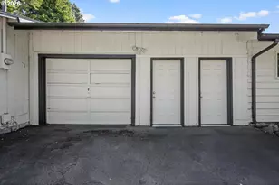 12011 SE Market St, Portland, OR 97216 - Photo 40