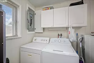 12011 SE Market St, Portland, OR 97216 - Photo 12