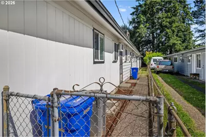 12011 SE Market St, Portland, OR 97216 - Photo 40