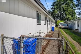 12011 SE Market St, Portland, OR 97216 - Photo 40