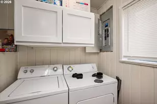 12011 SE Market St, Portland, OR 97216 - Photo 20