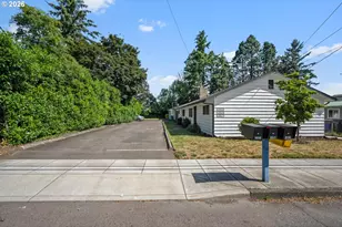 12011 SE Market St, Portland, OR 97216 - Photo 6