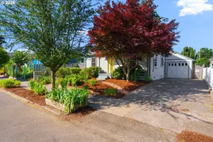9568 N Ivanhoe St, Portland, OR 97203 - Photo 2