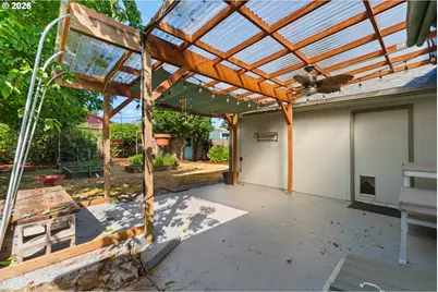 9568 N Ivanhoe St, Portland, OR 97203 - Photo 24