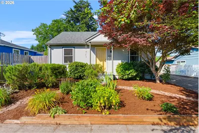 9568 N Ivanhoe St, Portland, OR 97203 - Photo 1