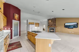 2635 NW Canyon Dr, Redmond, OR 97756 - Photo 12