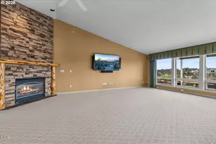 2635 NW Canyon Dr, Redmond, OR 97756 - Photo 8