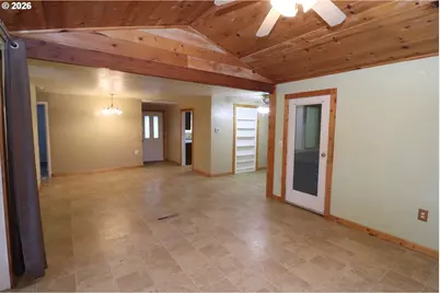 624 Tinamou Ln, Springfield, OR 97477 - Photo 8