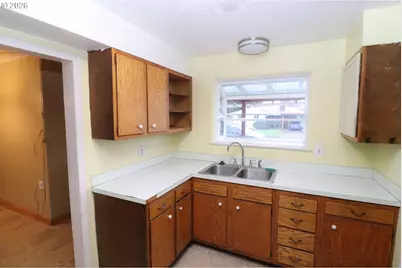 624 Tinamou Ln, Springfield, OR 97477 - Photo 12