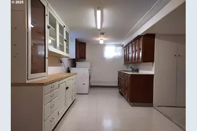 10329 NE Brazee St, Portland, OR 97220 - Photo 22
