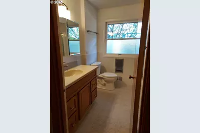 10329 NE Brazee St, Portland, OR 97220 - Photo 14