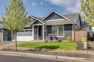 2893 4th St, Hubbard, OR 97032 - Photo 32