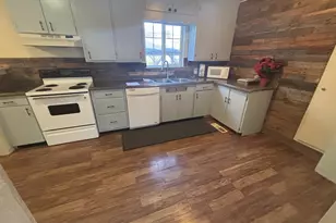 769 NE Christian St, Myrtle Creek, OR 97457 - Photo 4