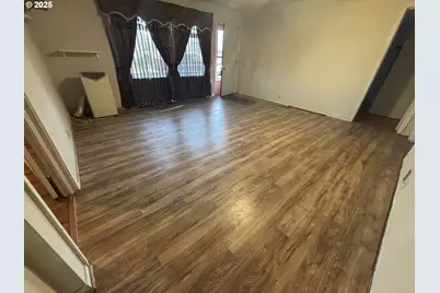 769 NE Christian St, Myrtle Creek, OR 97457 - Photo 2