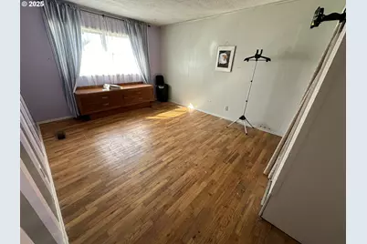 769 NE Christian St, Myrtle Creek, OR 97457 - Photo 8